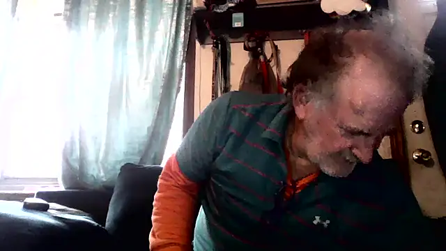 Snapshot of Sweet_Sexy1963 chatting on November 17, 6:14 pm Sweet Sexy1963 online show from November 17, 6:14 pm