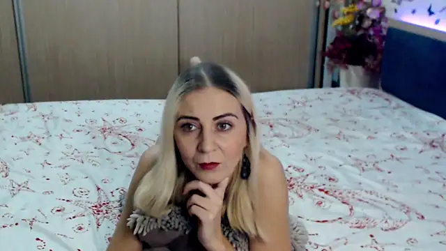 Snapshot of MirabelaSweet chatting on December 12, 8:03 am MirabelaSweet online show from December 12, 8:03 am