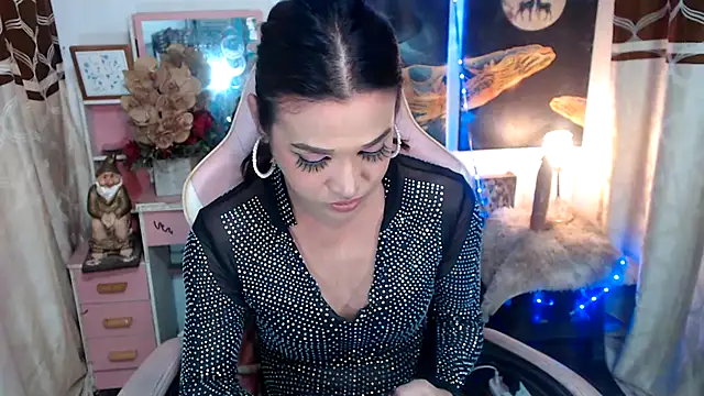 AsianMariaTs online show from October 20, 3:45 pm