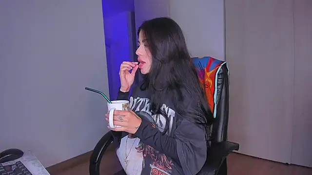 Lisegg  online show from November 19, 10:04 am