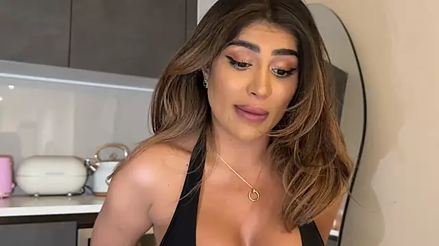 Snapshot of ArabicBarbie chatting on January 5, 11:41 pm ArabicBarbie online show from January 5, 11:41 pm