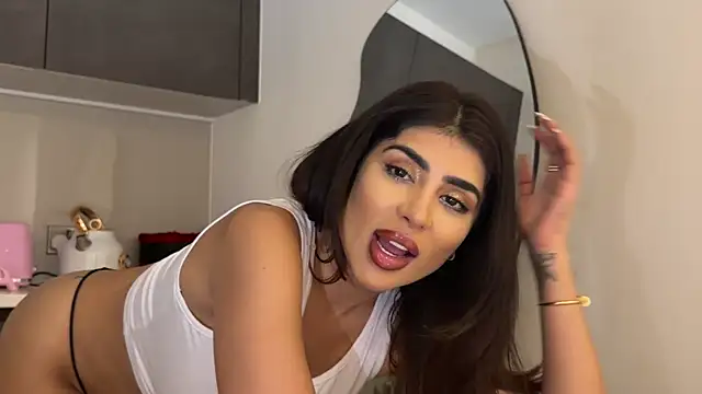 Snapshot of ArabicBarbie chatting on April 19, 9:06 pm ArabicBarbie online show from April 19, 9:06 pm