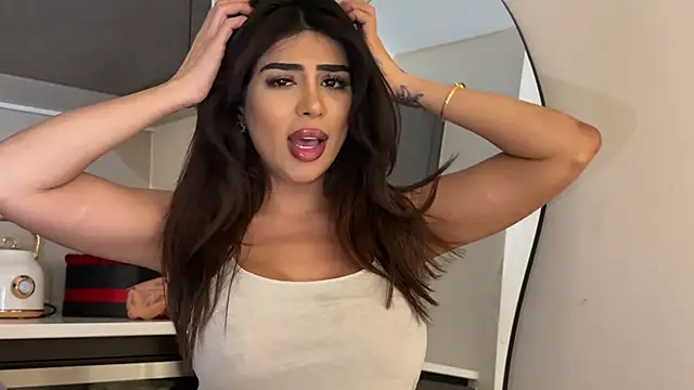 Snapshot of ArabicBarbie chatting on April 28, 11:21 pm ArabicBarbie online show from April 28, 11:21 pm