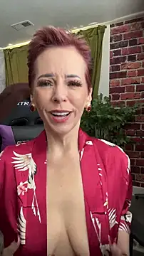 RubyLynne online show from April 4, 9:01 pm