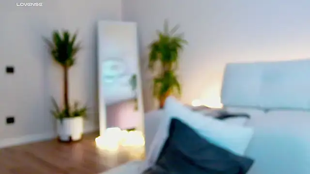 Snapshot of Sinful_Eyes chatting on February 16, 7:48 am Sinful Eyes online show from February 16, 7:48 am