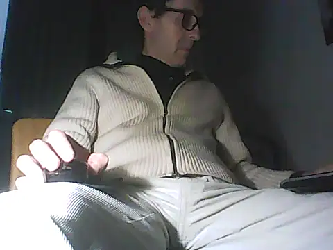 Snapshot of Moro_ra chatting on December 4, 7:22 pm Moro ra online show from December 4, 7:22 pm