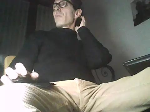 Snapshot of Moro_ra chatting on February 6, 7:17 pm Moro ra online show from February 6, 7:17 pm