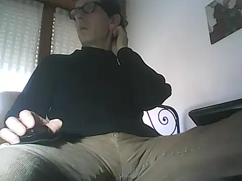 Snapshot of Moro_ra chatting on February 27, 1:00 pm Moro ra online show from February 27, 1:00 pm