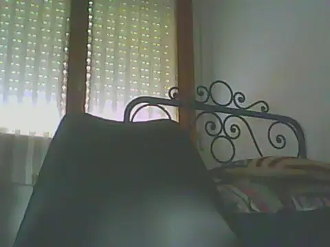 Snapshot of Moro_ra chatting on April 30, 11:49 am Moro ra online show from April 30, 11:49 am