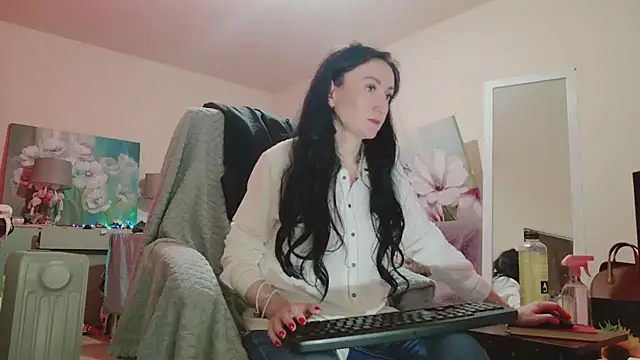 lara heaven online show from February 8, 10:40 am