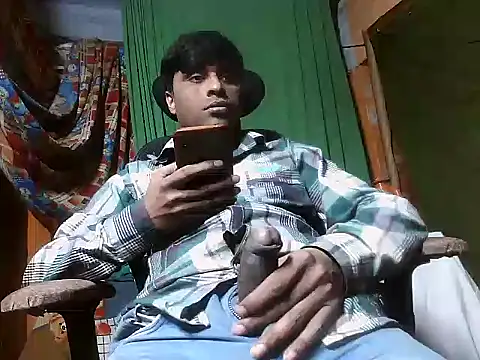 Snapshot of desiboy1101 chatting on January 17, 1:13 pm desiboy1101 online show from January 17, 1:13 pm