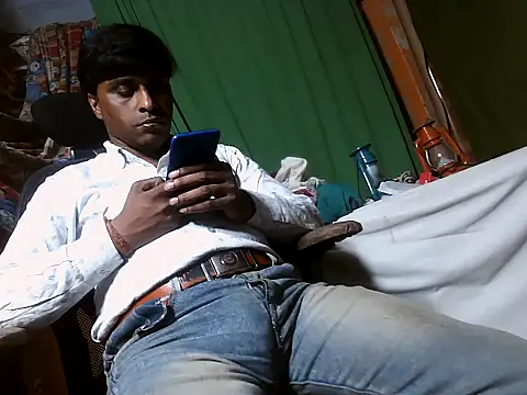 Snapshot of desiboy1101 chatting on March 11, 1:34 pm desiboy1101 online show from March 11, 1:34 pm