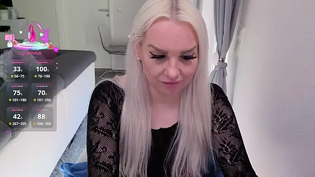 Snapshot of MIA-XXX chatting on May 27, 3:53 pm MIA-XXX online show from May 27, 3:53 pm