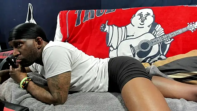 Snapshot of iBreakHeartz chatting on December 24, 10:22 am iBreakHeartz online show from December 24, 10:22 am