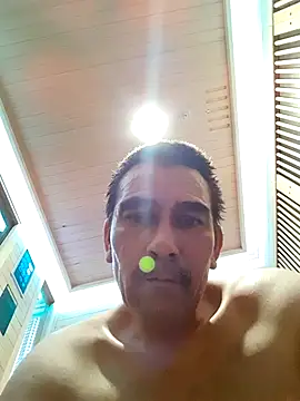 Snapshot of dick81 chatting on April 7, 10:20 pm dick81 online show from April 7, 10:20 pm