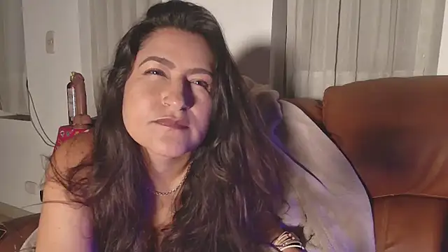 DeesseLuxure online show from March 23, 5:32 am