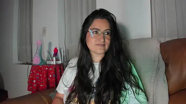 DeesseLuxure online show from November 16, 8:20 am