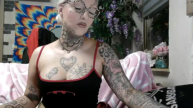 RoxxyInk online show from October 19, 9:26 pm