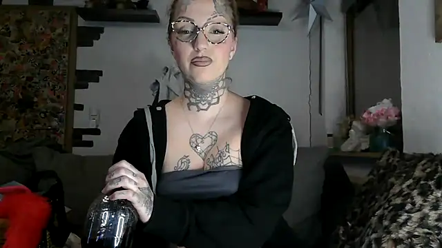 RoxxyInk online show from February 8, 2:37 am