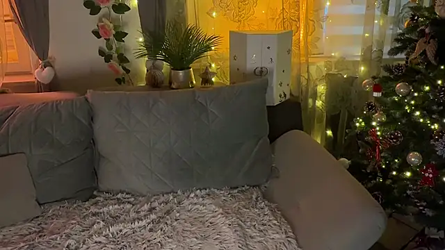 Monageil online show from December 17, 3:40 pm