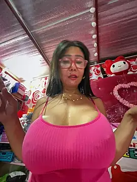 sweetieme online show from March 22, 1:25 pm