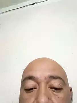 Snapshot of GeorgeVergaGrues chatting on December 16, 5:27 am GeorgeVergaGrues online show from December 16, 5:27 am