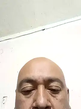 Snapshot of GeorgeVergaGrues chatting on January 21, 3:15 am GeorgeVergaGrues online show from January 21, 3:15 am