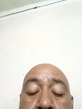 Snapshot of GeorgeVergaGrues chatting on February 6, 7:35 am GeorgeVergaGrues online show from February 6, 7:35 am