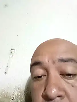 Snapshot of GeorgeVergaGrues chatting on February 24, 2:40 am GeorgeVergaGrues online show from February 24, 2:40 am