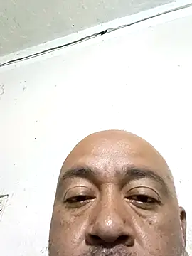 Snapshot of GeorgeVergaGrues chatting on March 4, 2:06 am GeorgeVergaGrues online show from March 4, 2:06 am