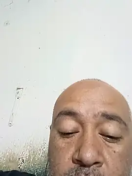 Snapshot of GeorgeVergaGrues chatting on March 17, 7:13 am GeorgeVergaGrues online show from March 17, 7:13 am