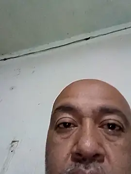 Snapshot of GeorgeVergaGrues chatting on September 22, 7:21 am GeorgeVergaGrues online show from September 22, 7:21 am