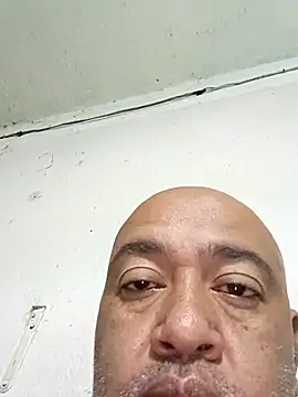 Snapshot of GeorgeVergaGrues chatting on October 1, 7:03 am GeorgeVergaGrues online show from October 1, 7:03 am