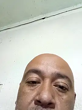 Snapshot of GeorgeVergaGrues chatting on October 2, 2:40 am GeorgeVergaGrues online show from October 2, 2:40 am