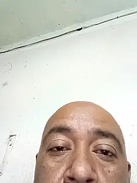 Snapshot of GeorgeVergaGrues chatting on October 14, 2:45 am GeorgeVergaGrues online show from October 14, 2:45 am