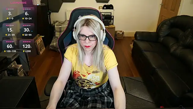 Snapshot of KelseyCobalt chatting on May 18, 7:52 pm KelseyCobalt online show from May 18, 7:52 pm