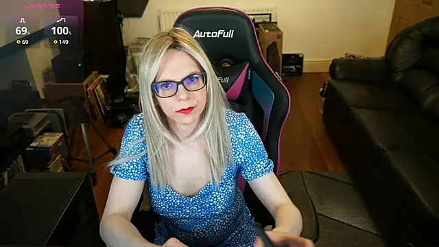 Snapshot of KelseyCobalt chatting on May 24, 8:14 pm KelseyCobalt online show from May 24, 8:14 pm