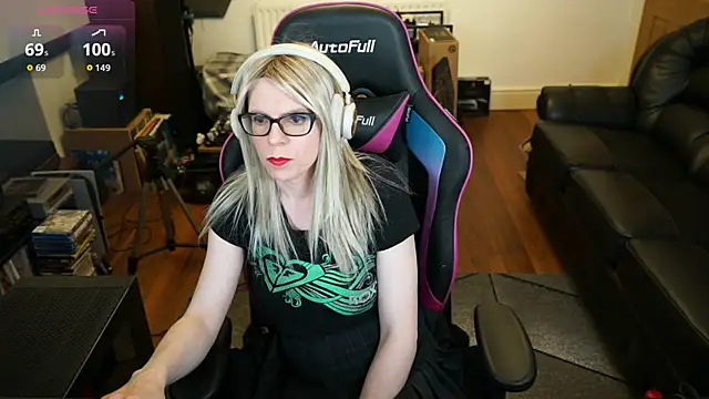 Snapshot of KelseyCobalt chatting on June 5, 9:09 pm KelseyCobalt online show from June 5, 9:09 pm