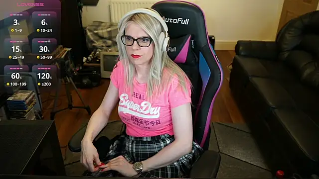 Snapshot of KelseyCobalt chatting on June 6, 9:08 pm KelseyCobalt online show from June 6, 9:08 pm