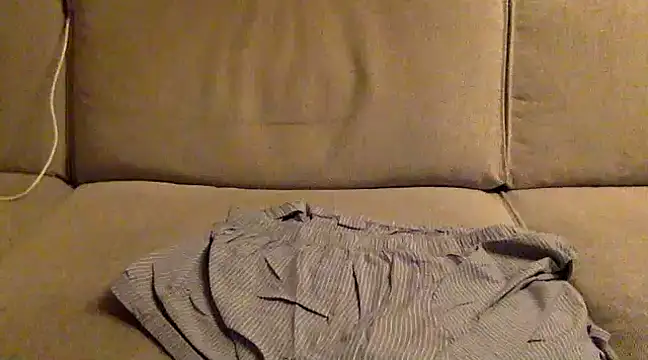 Snapshot of Chrisdom1980 chatting on December 6, 8:51 pm Chrisdom1980 online show from December 6, 8:51 pm