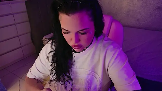 Snapshot of _MelinaCurves_ chatting on July 19, 8:12 pm MelinaCurves online show from July 19, 8:12 pm