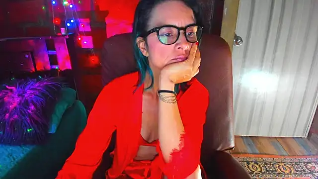 BrianaGarner online show from April 17, 1:47 pm