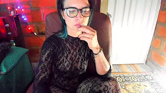 BrianaGarner online show from April 21, 3:17 pm