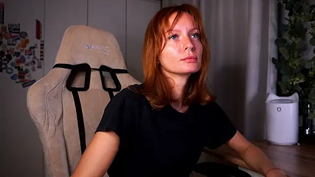 Snapshot of Liuba_Fox chatting on May 18, 7:31 pm Liuba Fox online show from May 18, 7:31 pm