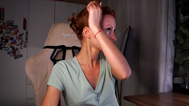 Snapshot of Liuba_Fox chatting on June 22, 8:39 pm Liuba Fox online show from June 22, 8:39 pm