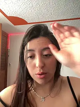 Sofhi corolinne31 online show from December 6, 9:46 pm