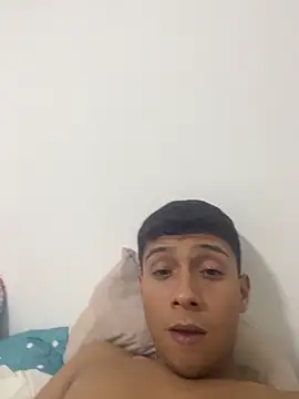 Snapshot of Thiagoo_Frost chatting on November 8, 8:51 pm Thiagoo Frost online show from November 8, 8:51 pm