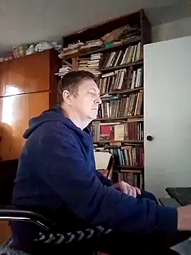 Pokaz2020 online show from April 18, 8:18 am