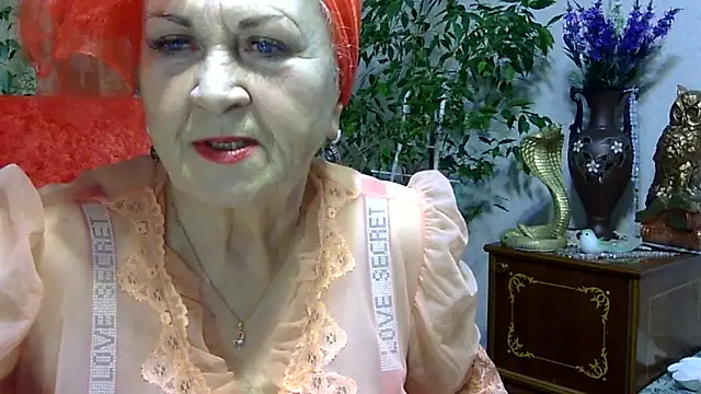 Emma52610 online show from March 8, 6:05 pm