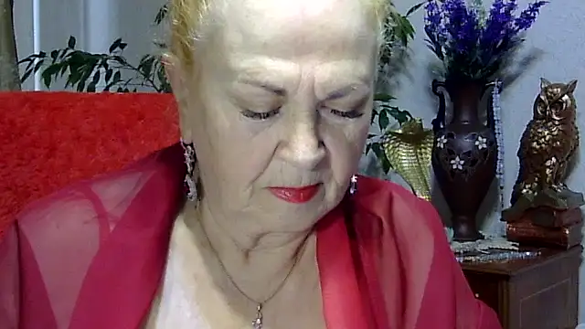 Emma52610 online show from March 16, 5:47 am